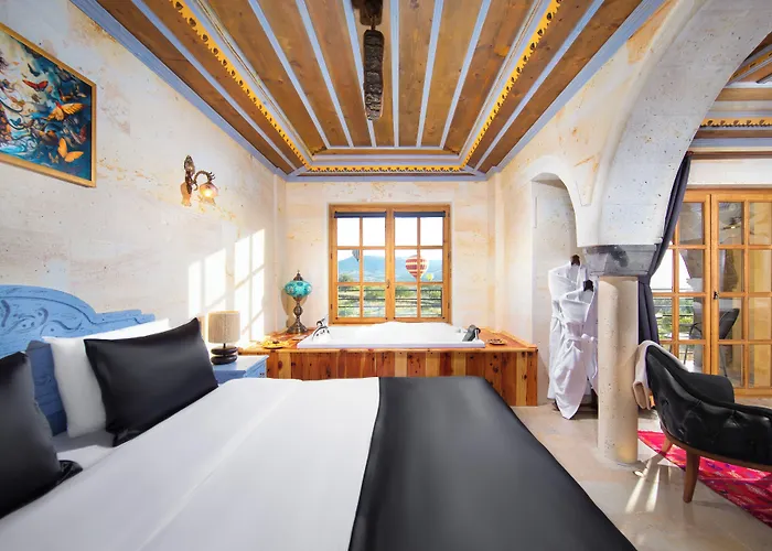 Moonstone In Cappadocia Üçhisar